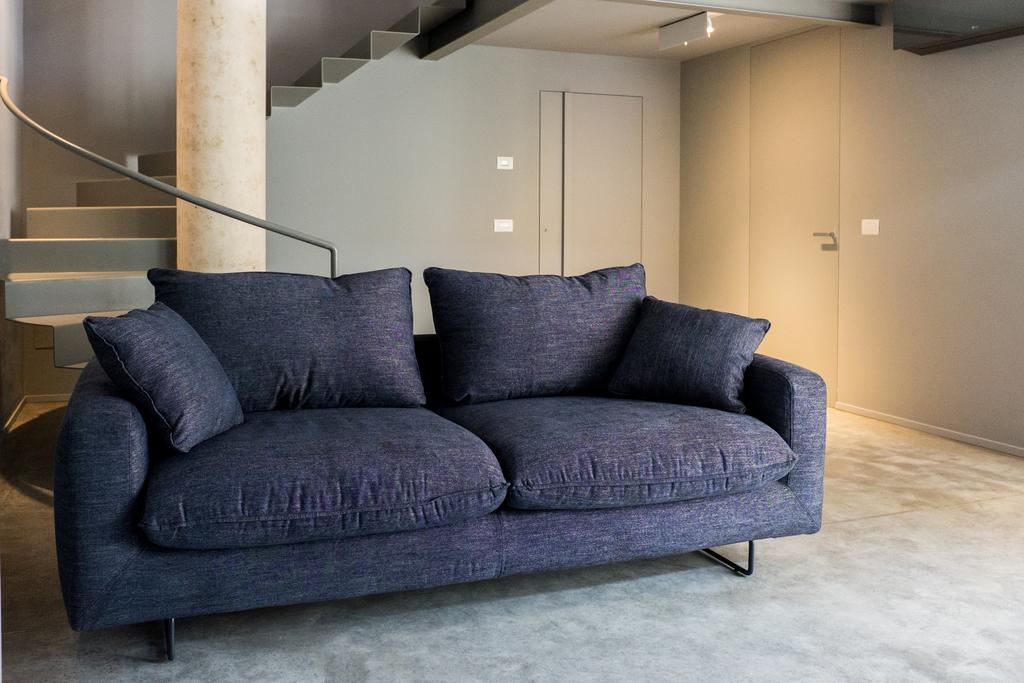 شقة Grey Loft بولينيانو آ ماري المظهر الخارجي الصورة